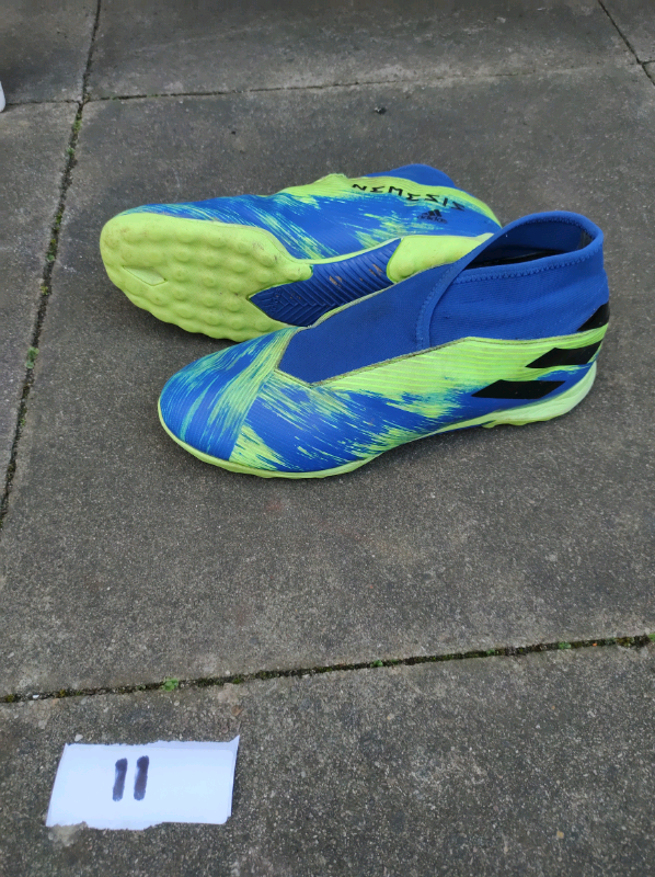 astroturf trainers size 11